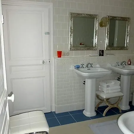 La Au Chateau Nocleg ze śniadaniem 4*