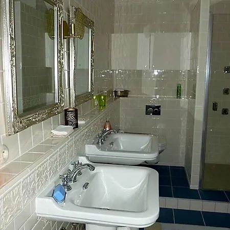 La Au Chateau