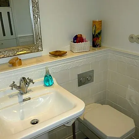 La Au Chateau 4*