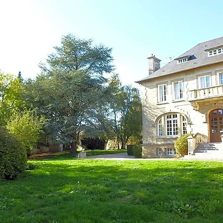 La Au Chateau Nocleg ze śniadaniem Pernant