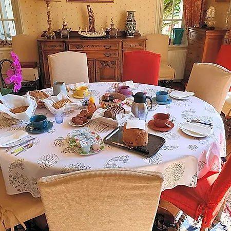 Nocleg ze śniadaniem La Au Chateau Pernant