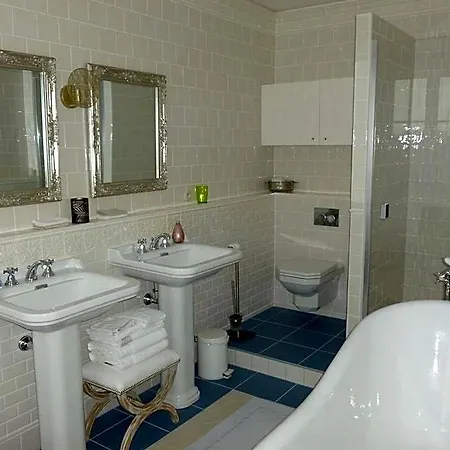 La Au Chateau Nocleg ze śniadaniem