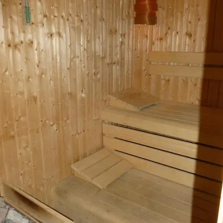La Au Chateau 4*