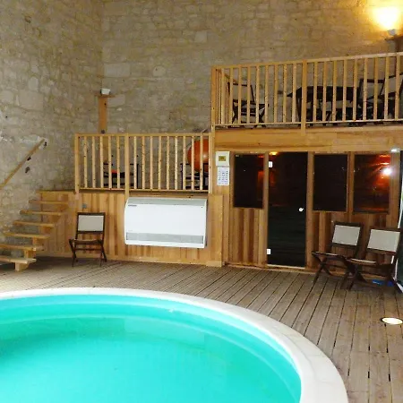 La Au Chateau Nocleg ze śniadaniem 4*
