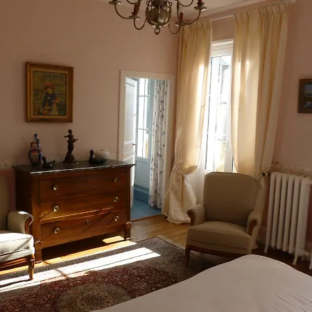 La Au Chateau Pernant